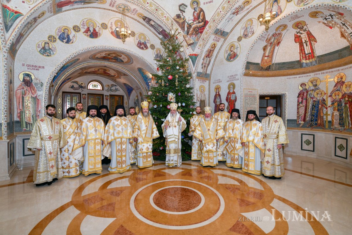 Duminica Sfinţilor Părinţi după trup ai Domnului pe Colina Bucuriei 238069