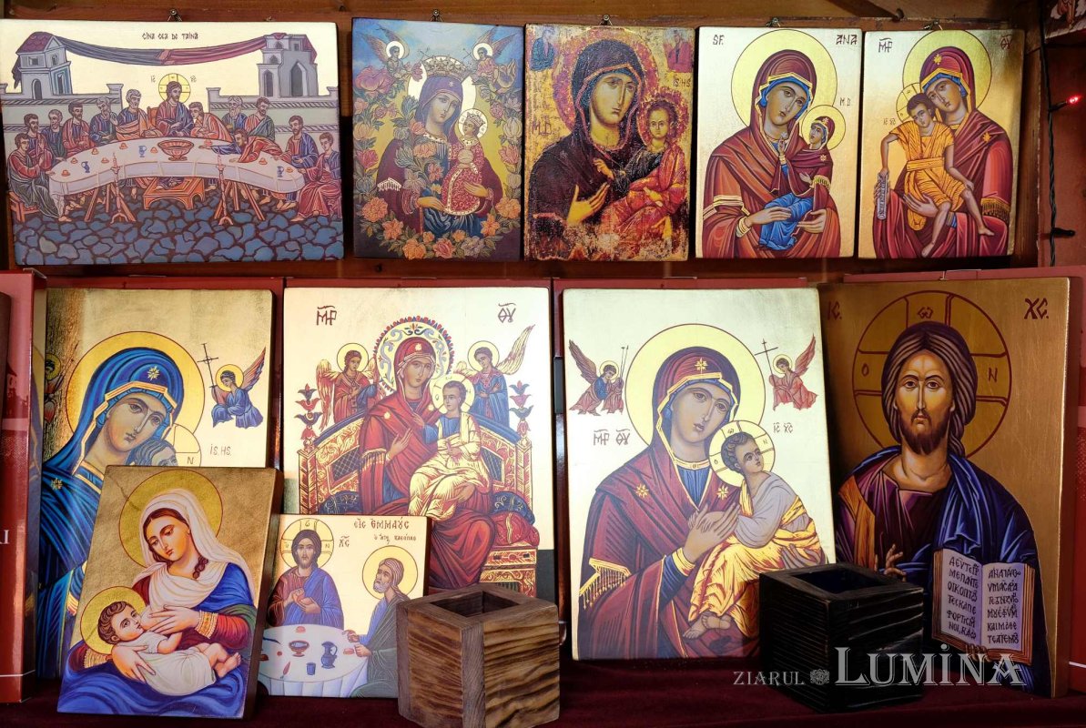 Obiecte tradiționale la Târgul de Crăciun din București 238246