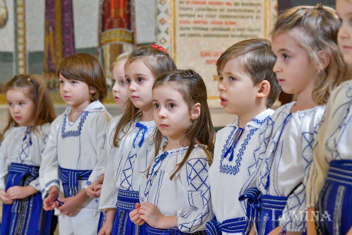 Bucuria Crăciunului vestită prin graiurile copiilor și adulților 238624