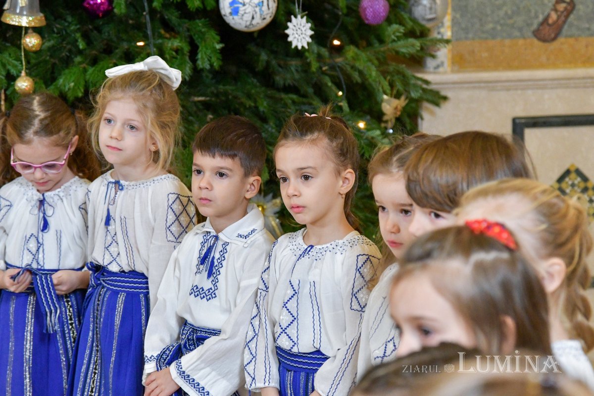 Bucuria Crăciunului vestită prin graiurile copiilor și adulților 238625