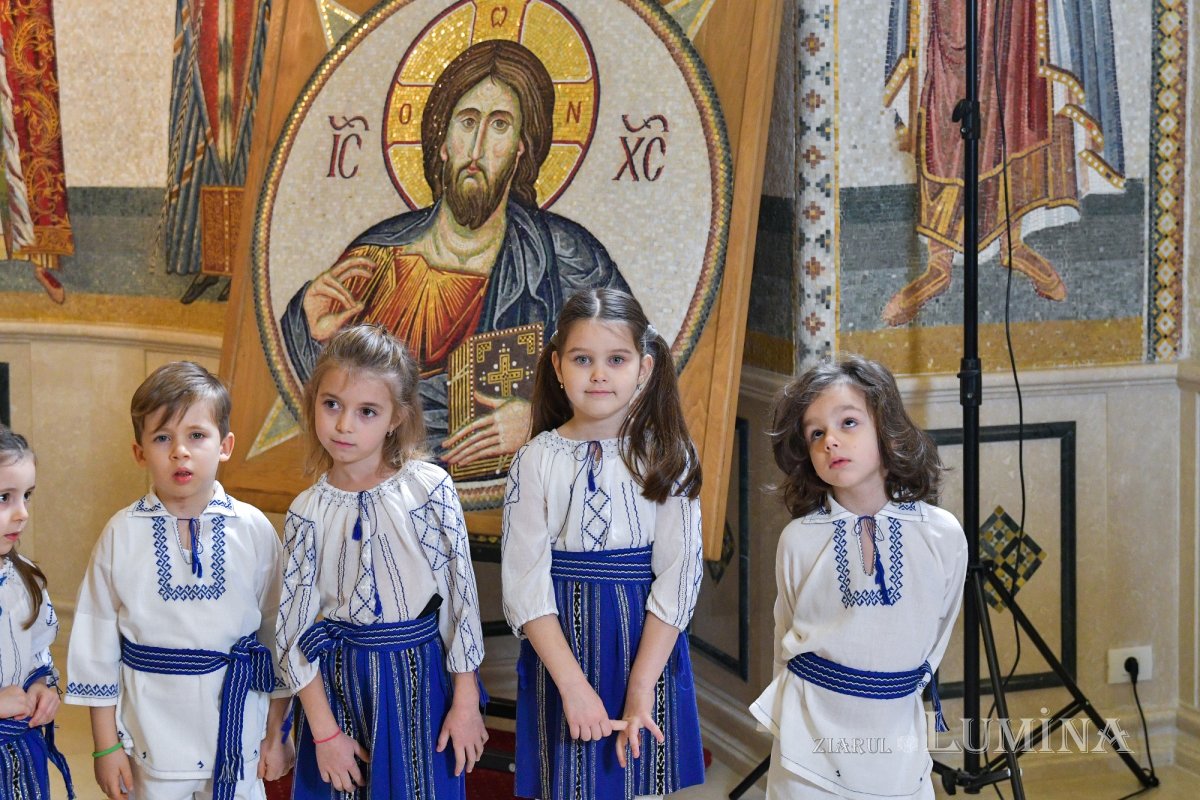 Bucuria Crăciunului vestită prin graiurile copiilor și adulților 238626