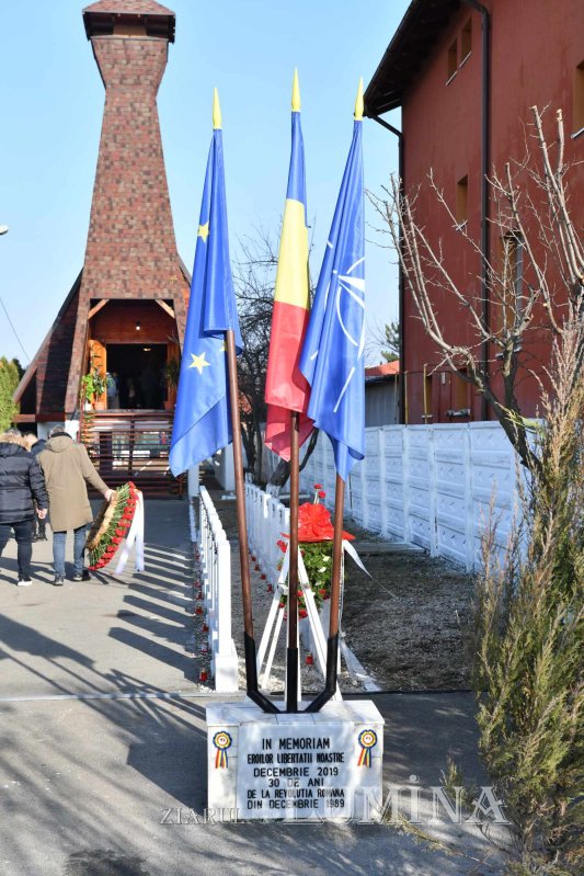 Pomenirea eroilor Revoluției la Popești Leordeni 238541