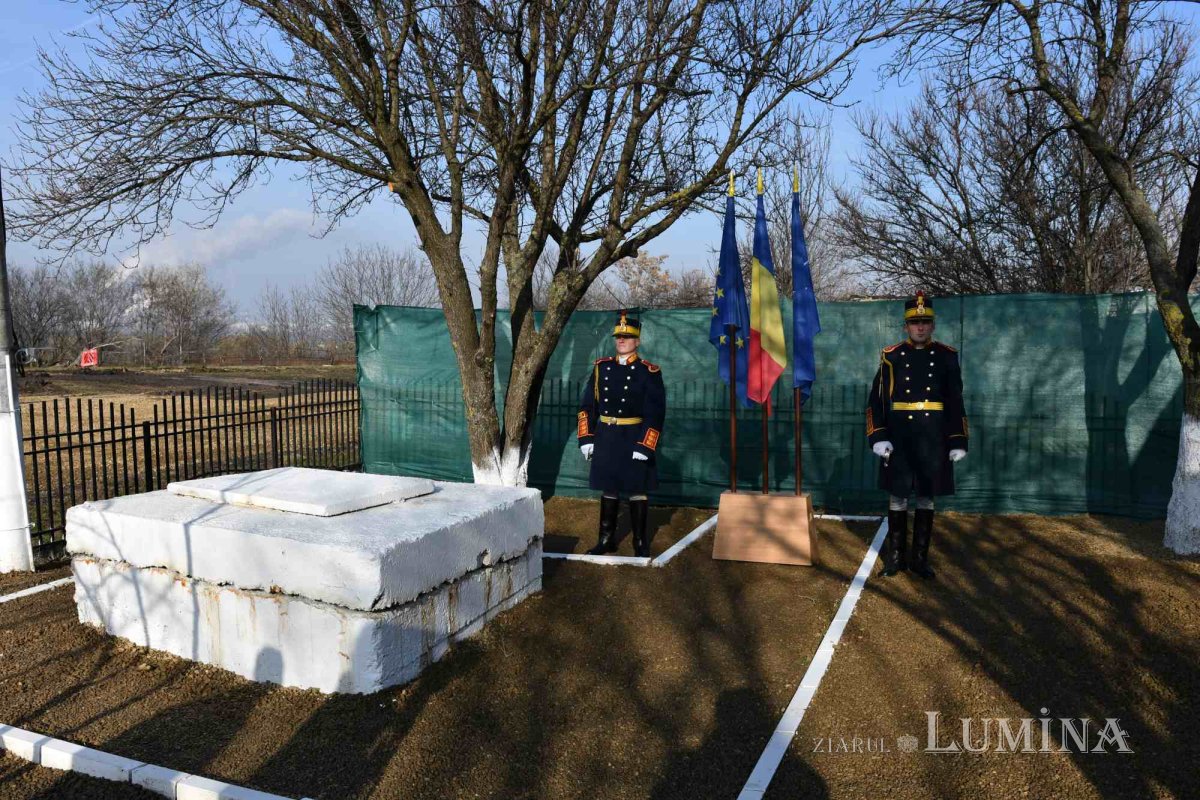 Pomenirea eroilor Revoluției la Popești Leordeni 238552