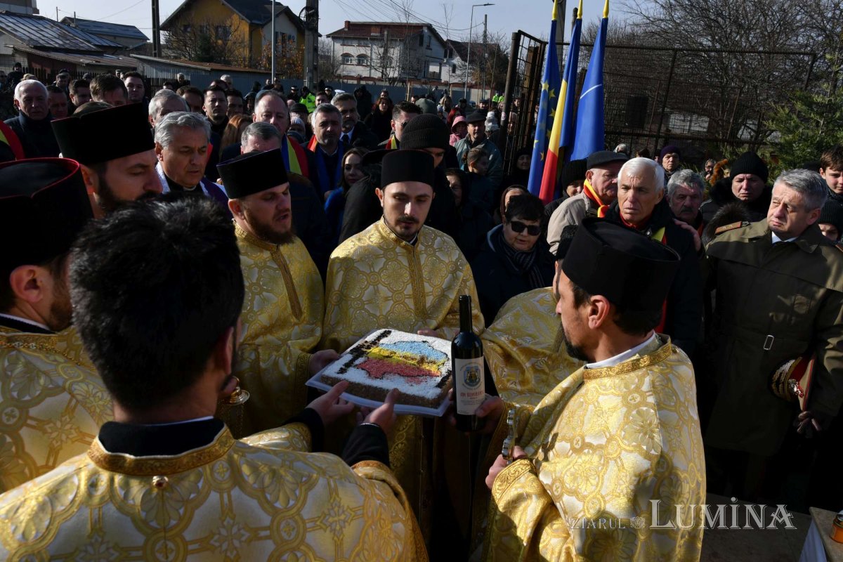 Pomenirea eroilor Revoluției la Popești Leordeni 238555