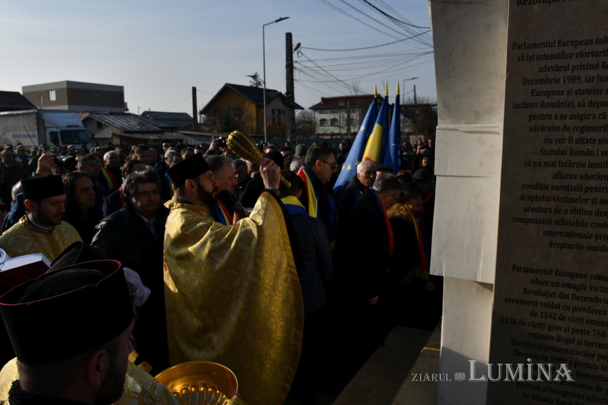Pomenirea eroilor Revoluției la Popești Leordeni 238557