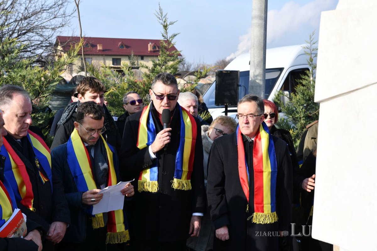 Pomenirea eroilor Revoluției la Popești Leordeni 238561