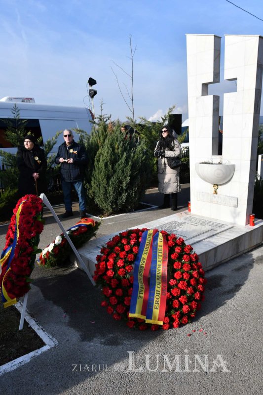 Pomenirea eroilor Revoluției la Popești Leordeni 238568