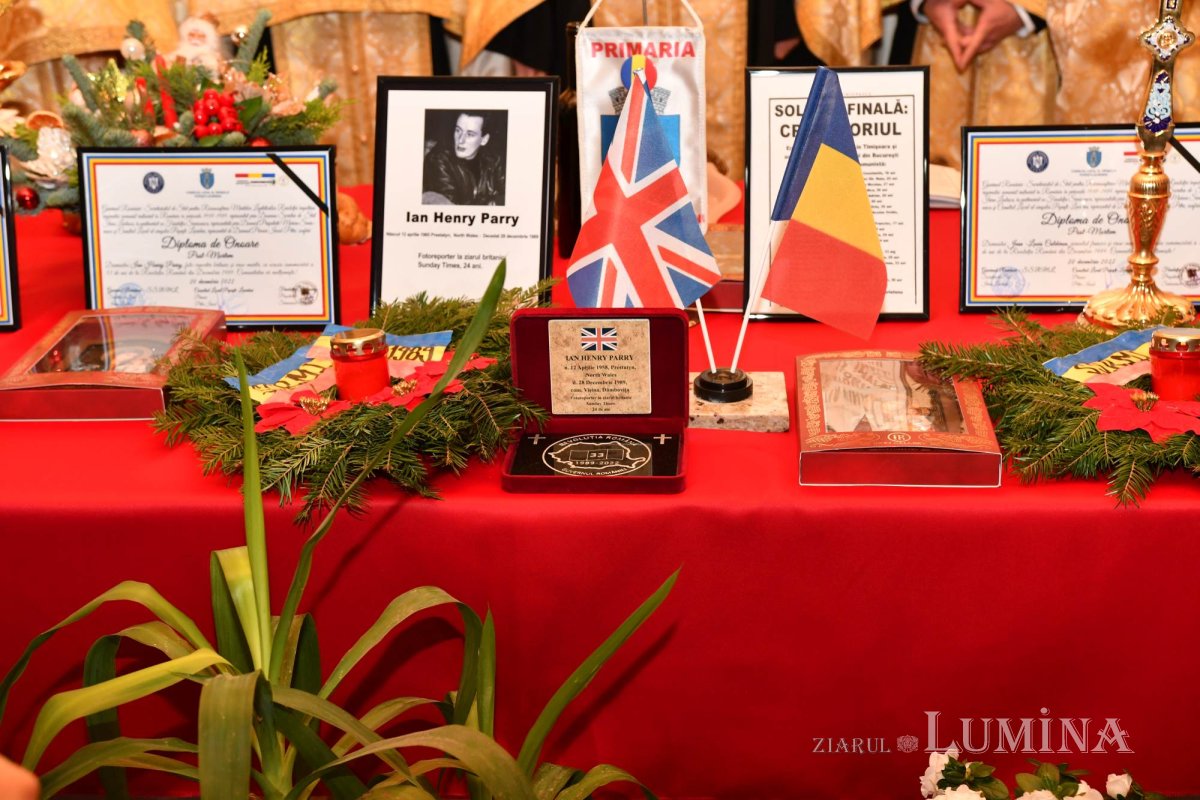 Pomenirea eroilor Revoluției la Popești Leordeni 238575