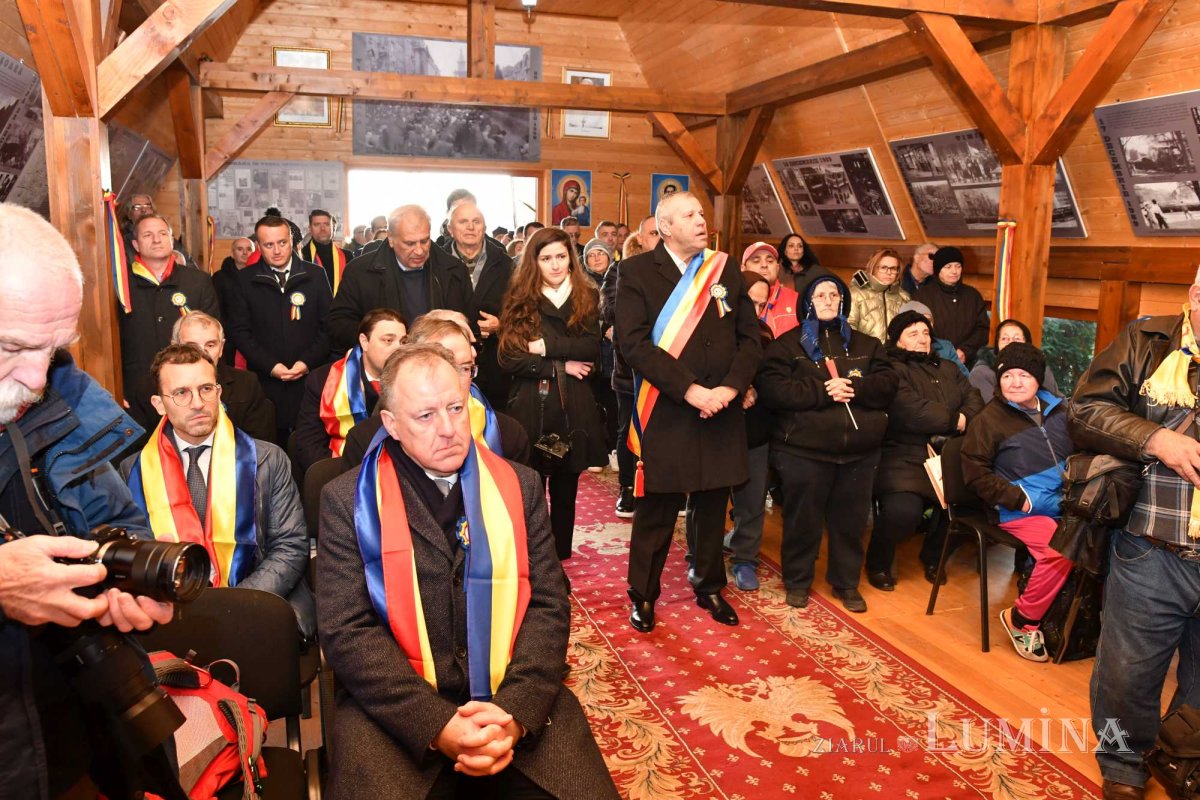 Pomenirea eroilor Revoluției la Popești Leordeni 238576