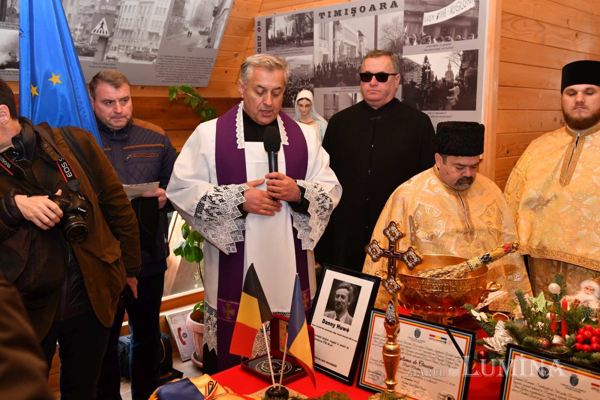 Pomenirea eroilor Revoluției la Popești Leordeni 238578