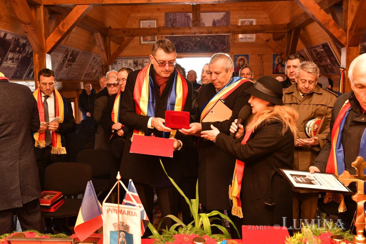 Pomenirea eroilor Revoluției la Popești Leordeni 238582