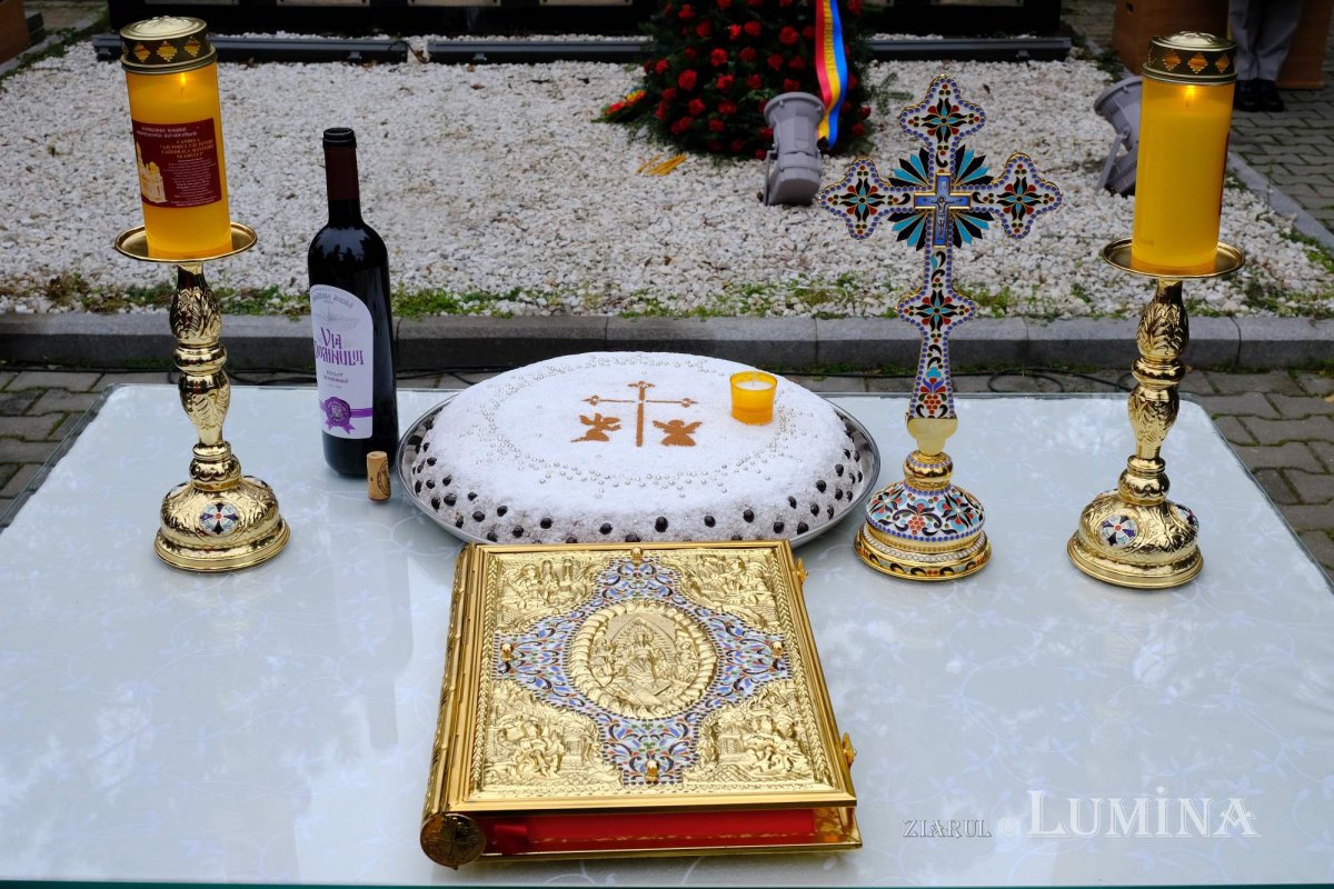 Eroii Revoluției pomeniți în cimitirul lor din Capitală 238713