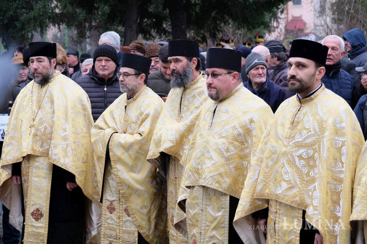 Eroii Revoluției pomeniți în cimitirul lor din Capitală 238717