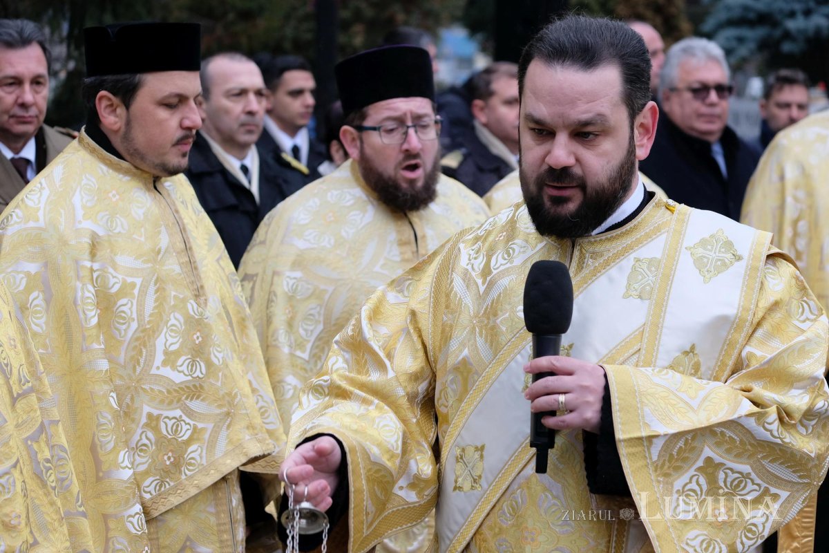 Eroii Revoluției pomeniți în cimitirul lor din Capitală 238721