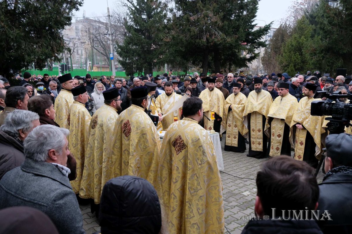 Eroii Revoluției pomeniți în cimitirul lor din Capitală 238727