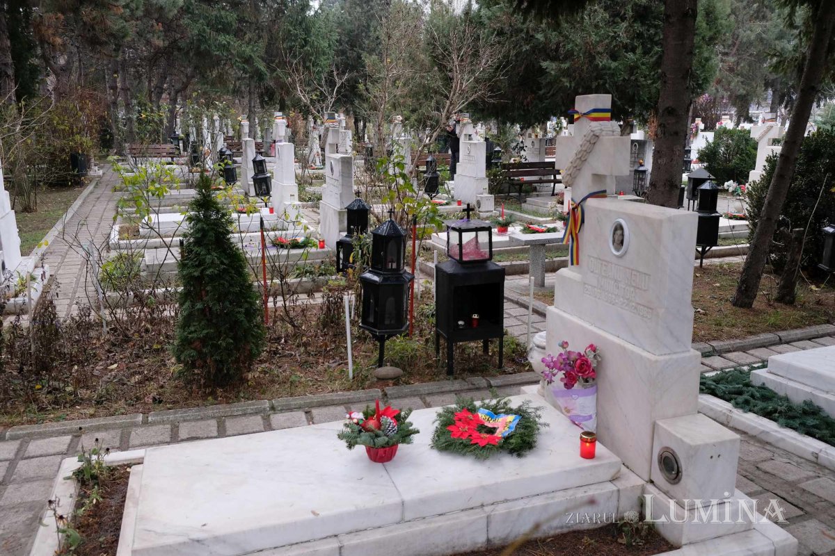 Eroii Revoluției pomeniți în cimitirul lor din Capitală 238729