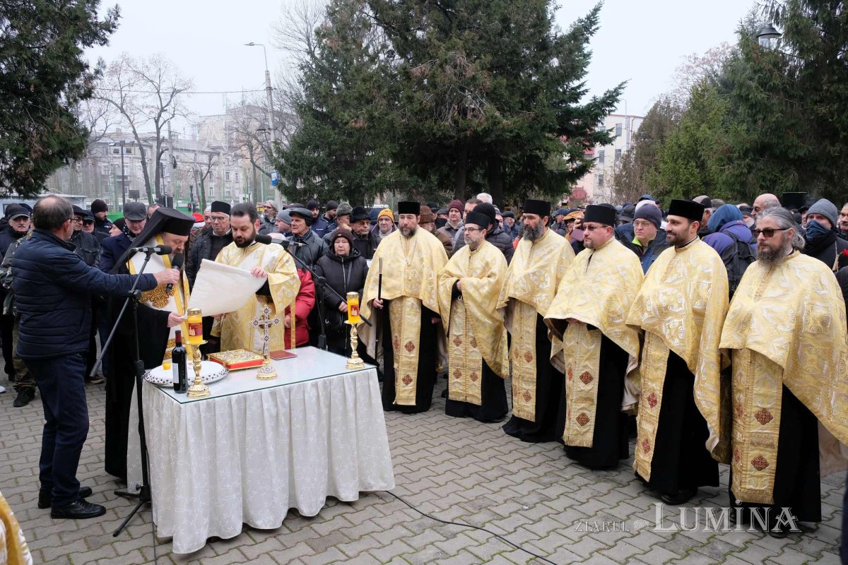 Eroii Revoluției pomeniți în cimitirul lor din Capitală 238730