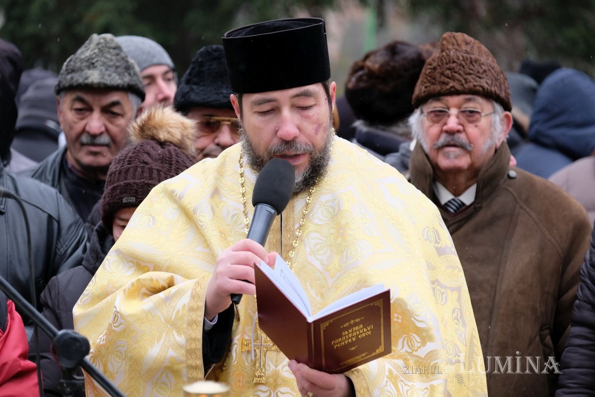 Eroii Revoluției pomeniți în cimitirul lor din Capitală 238731