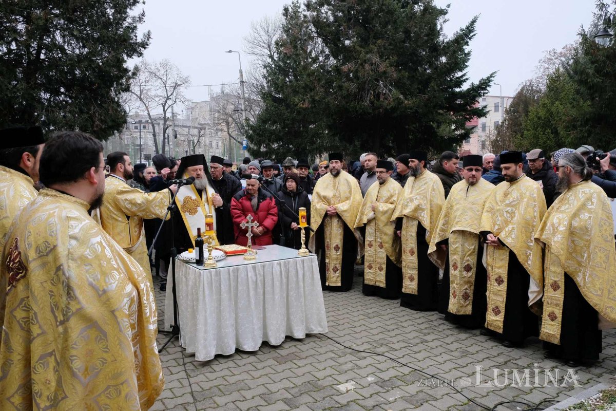 Eroii Revoluției pomeniți în cimitirul lor din Capitală 238732