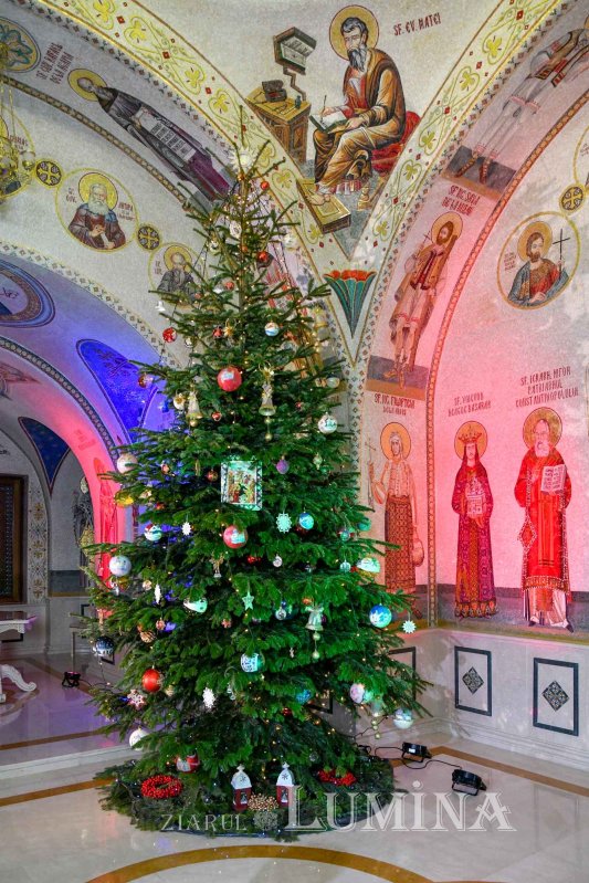 Pruncul Iisus este bucuria îngerilor şi a oamenilor 238739