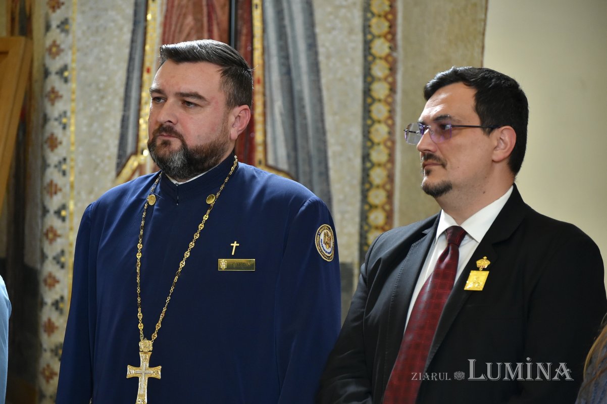 Patriarhul României a primit mai multe cete de colindători 239088