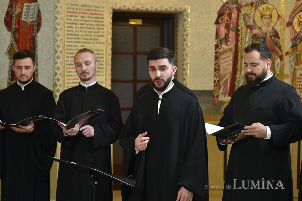 Patriarhul României a primit mai multe cete de colindători 239095