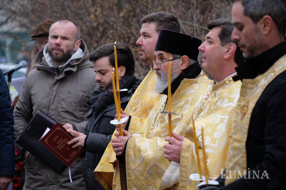 Popasuri de pomenire pentru eroii Revoluției în Capitală 239027