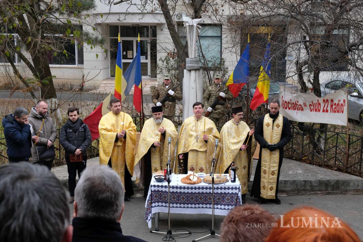 Popasuri de pomenire pentru eroii Revoluției în Capitală 239031