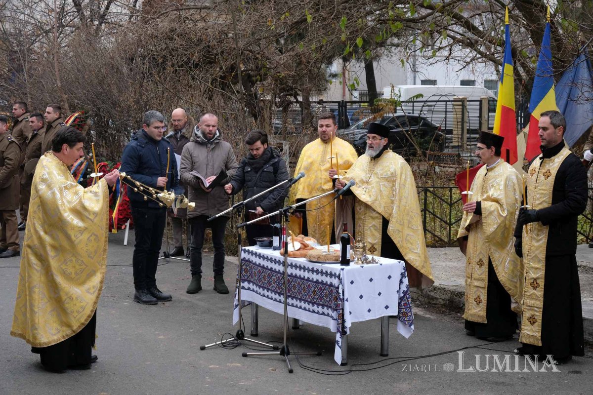 Popasuri de pomenire pentru eroii Revoluției în Capitală 239032