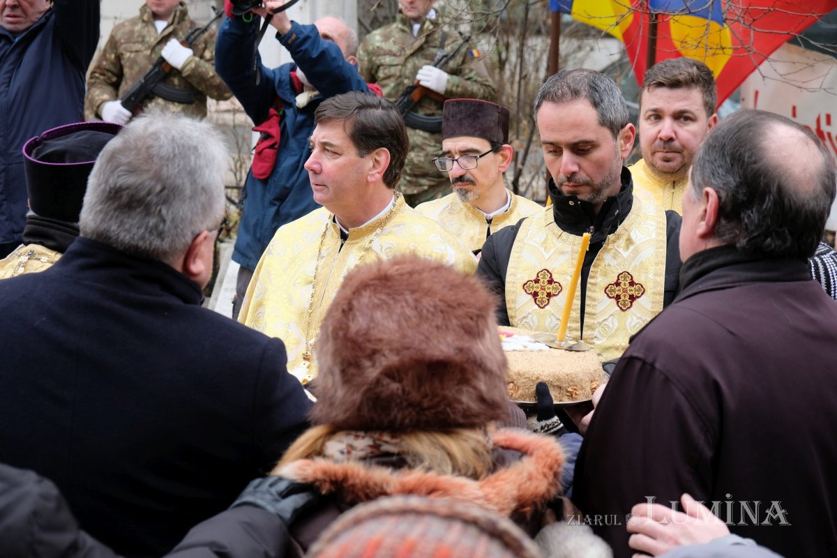 Popasuri de pomenire pentru eroii Revoluției în Capitală 239041