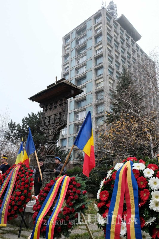 Popasuri de pomenire pentru eroii Revoluției în Capitală 239046