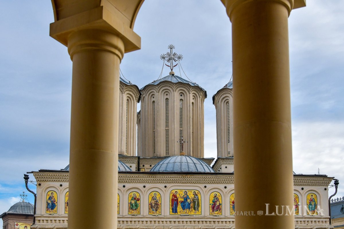 Nașterea Domnului vestită după datină la Reședința Patriarhală 239219