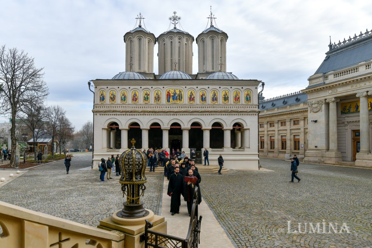 Nașterea Domnului vestită după datină la Reședința Patriarhală 239221