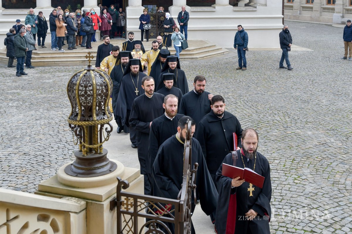 Nașterea Domnului vestită după datină la Reședința Patriarhală 239222