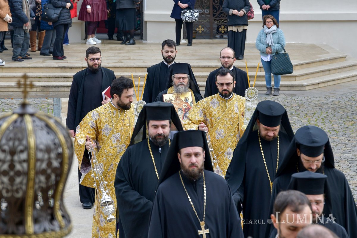 Nașterea Domnului vestită după datină la Reședința Patriarhală 239223