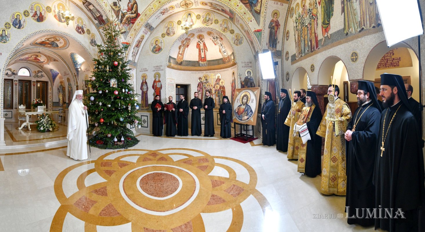 Nașterea Domnului vestită după datină la Reședința Patriarhală 239230