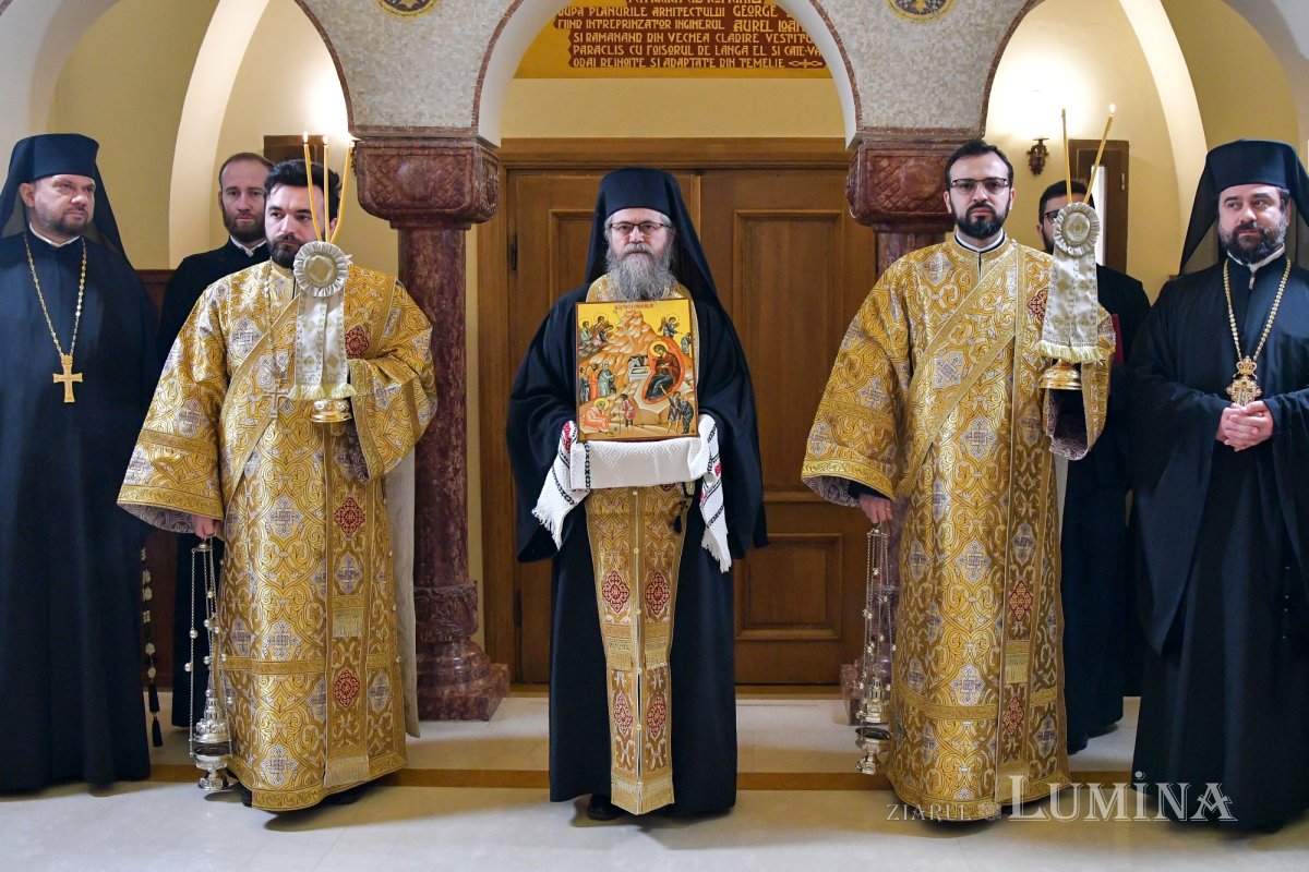 Nașterea Domnului vestită după datină la Reședința Patriarhală 239234
