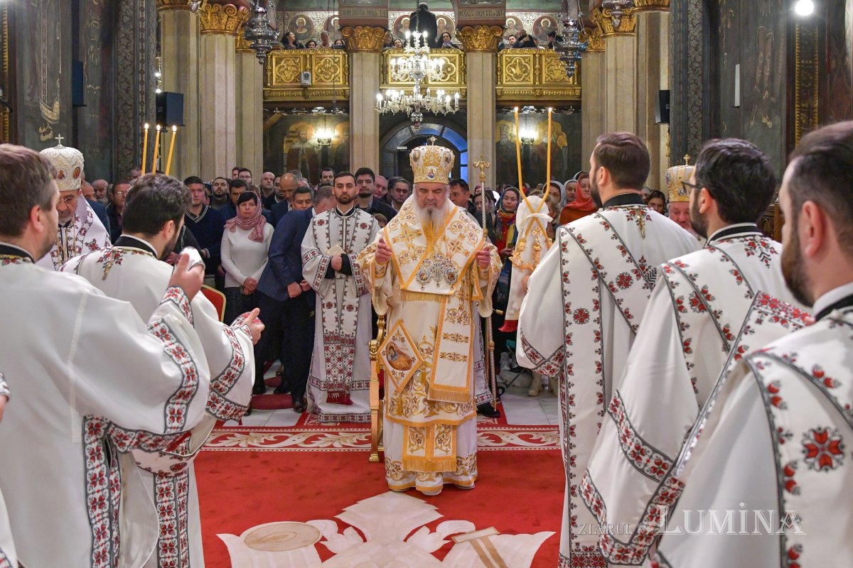 „El ia chip de rob ca să ne dăruiască nouă chipul slavei Sale” 239308