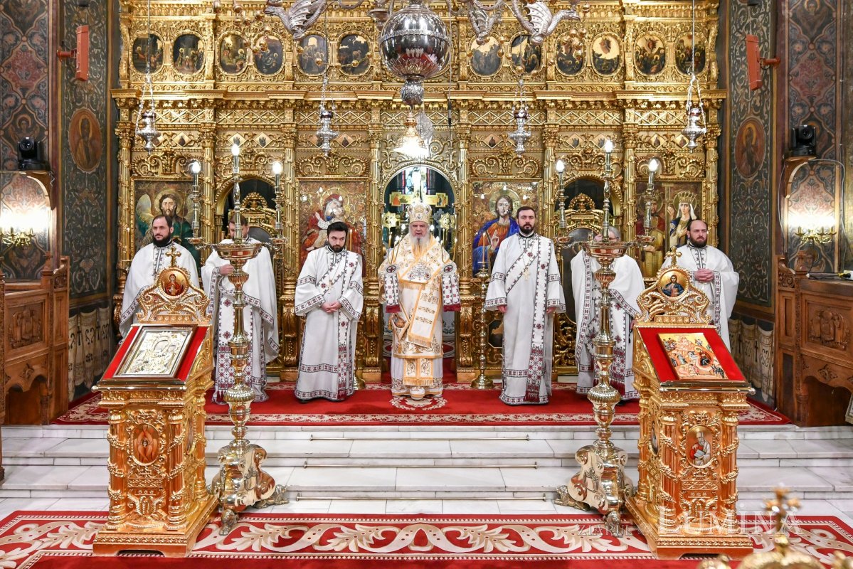 „El ia chip de rob ca să ne dăruiască nouă chipul slavei Sale” 239314