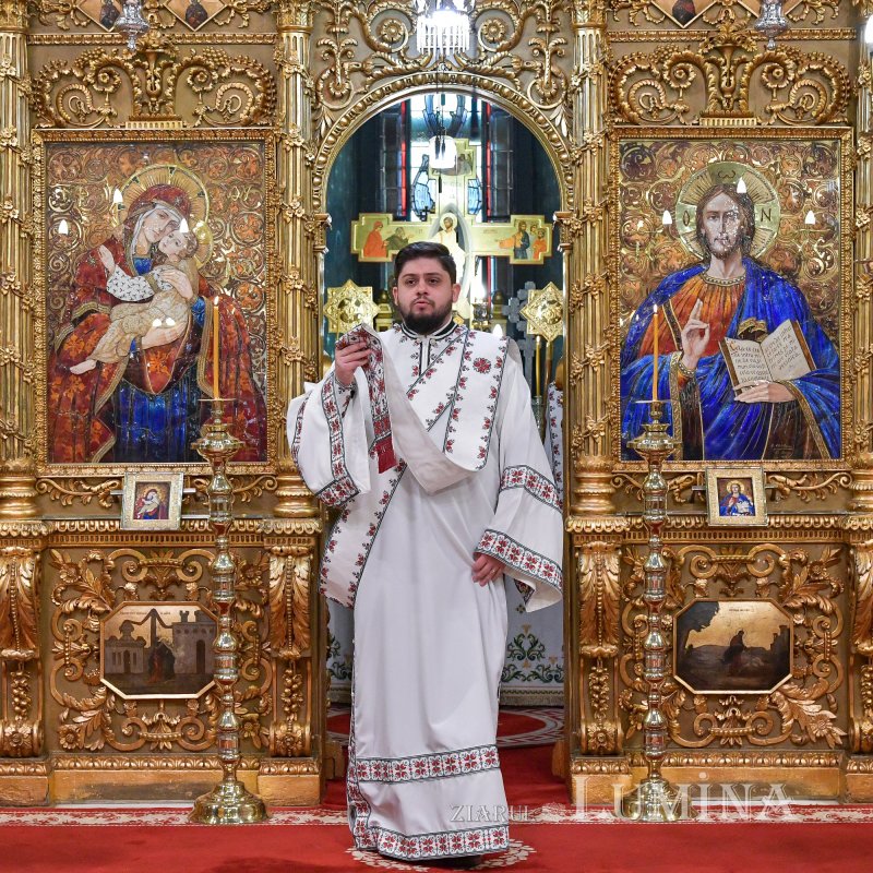 „El ia chip de rob ca să ne dăruiască nouă chipul slavei Sale” 239318