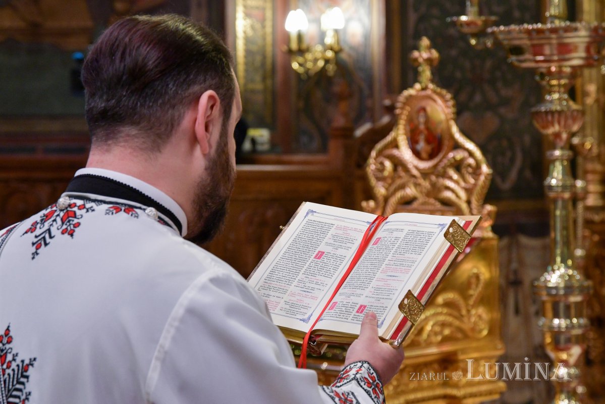 „El ia chip de rob ca să ne dăruiască nouă chipul slavei Sale” 239323