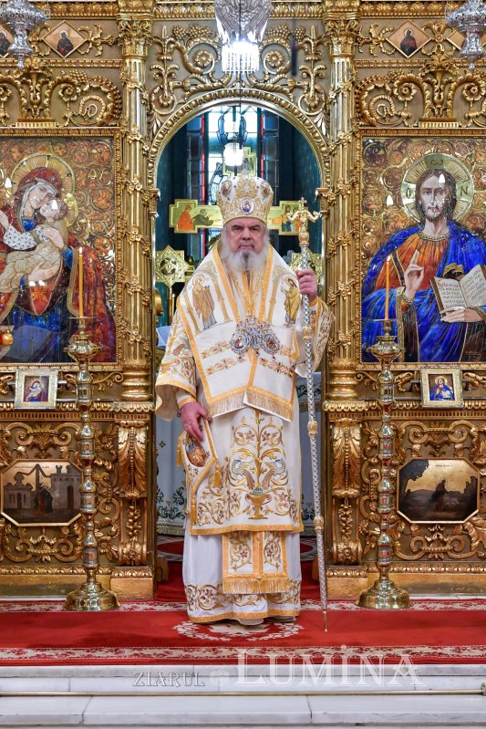 „El ia chip de rob ca să ne dăruiască nouă chipul slavei Sale” 239326