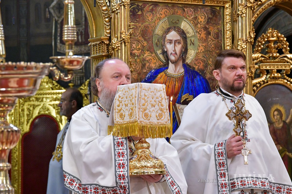 „El ia chip de rob ca să ne dăruiască nouă chipul slavei Sale” 239344