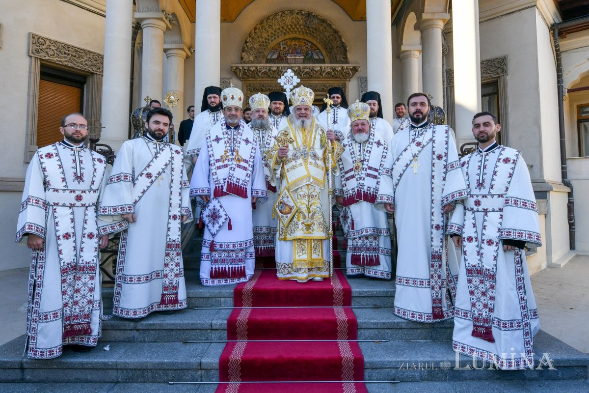 „El ia chip de rob ca să ne dăruiască nouă chipul slavei Sale” 239357