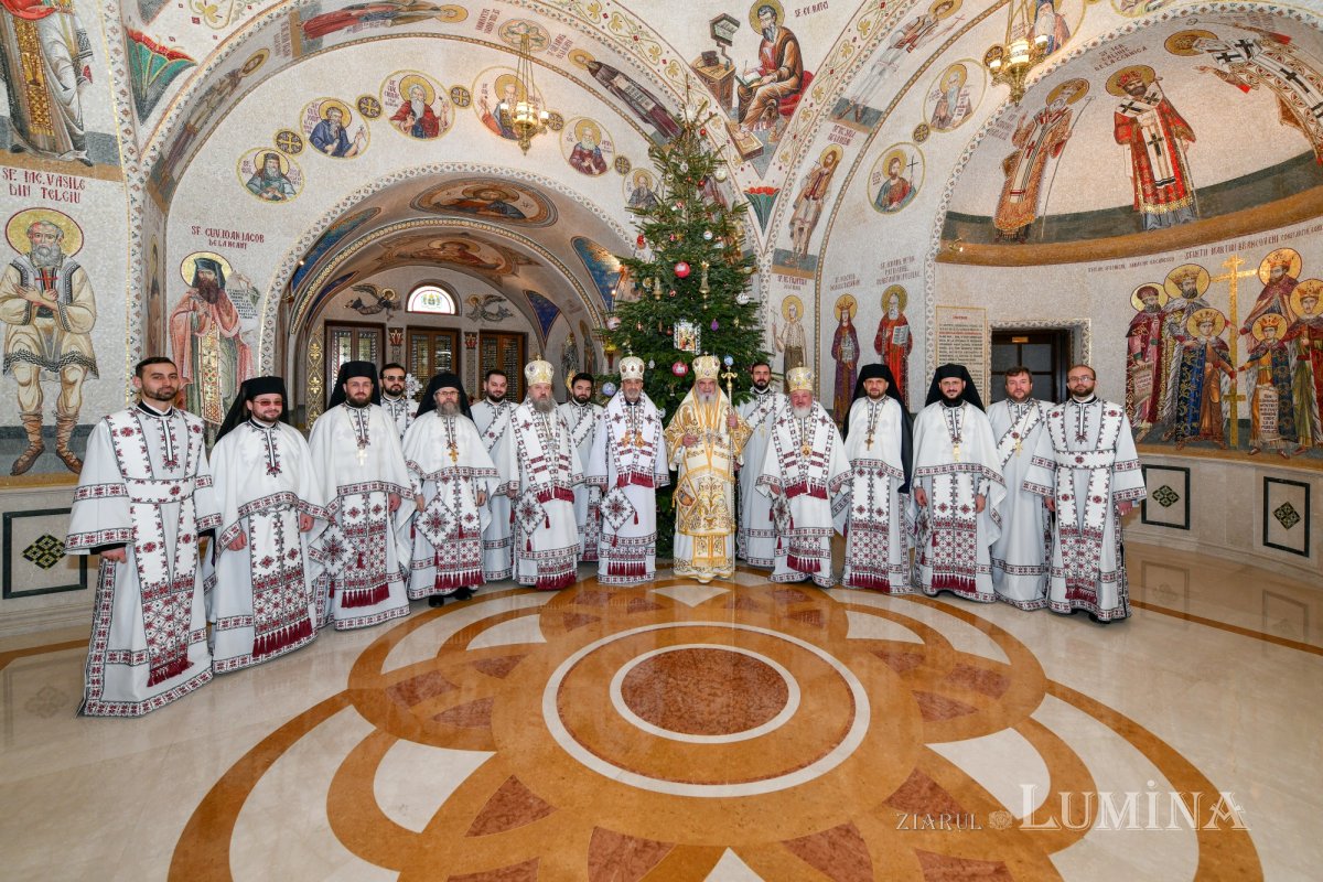 „El ia chip de rob ca să ne dăruiască nouă chipul slavei Sale” 239358