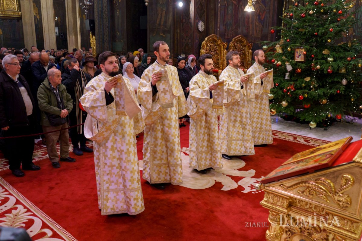 Slujba din noaptea trecerii dintre ani pe Colina Patriarhiei 239872