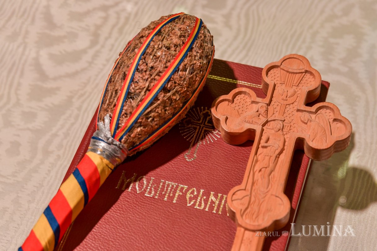 Sfințirea apei în ajunul Bobotezei la Catedrala Patriarhală 240216