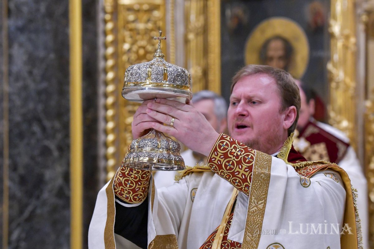 Cinstire adusă unui mare Părinte al Bisericii în Capitală 240967