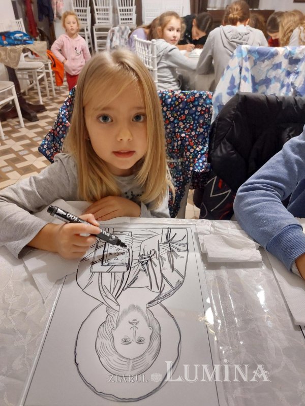 Expoziție de icoane pe sticlă la Satulung-Săcele, județul Brașov 240989