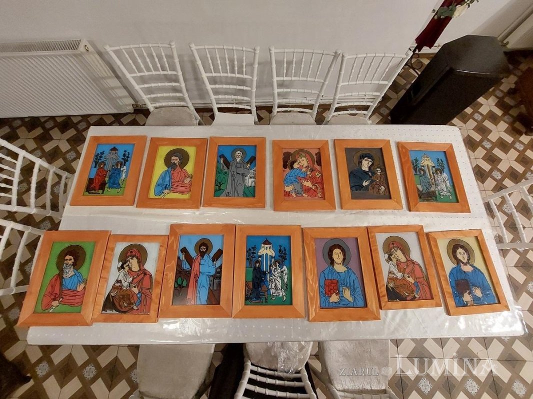 Expoziție de icoane pe sticlă la Satulung-Săcele, județul Brașov 240995